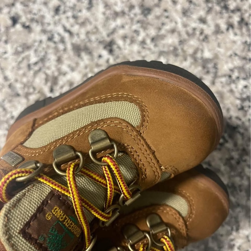 FLASH SALE! Timberland Brown Hiking Boots Sturdy Outdoor Design - Picture 2 of 5